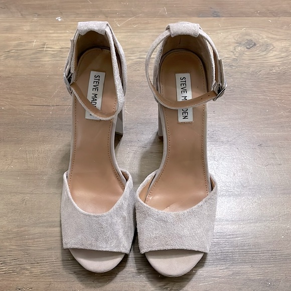 Women’s Steve Madden Pumps. Beige/gray. Size 9 - Picture 1 of 5